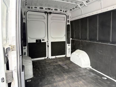 Used 2025 RAM ProMaster 2500 w/ Convenience Group FWD image 15