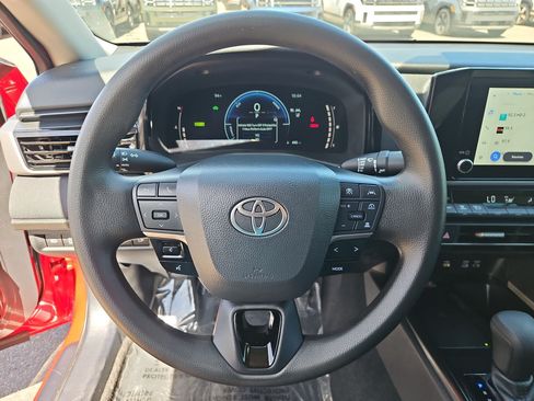 Used 2025 Toyota Camry LE FWD image 14