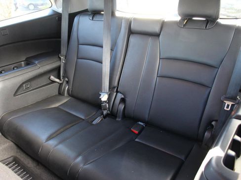 Used 2017 Honda Pilot Touring image 34