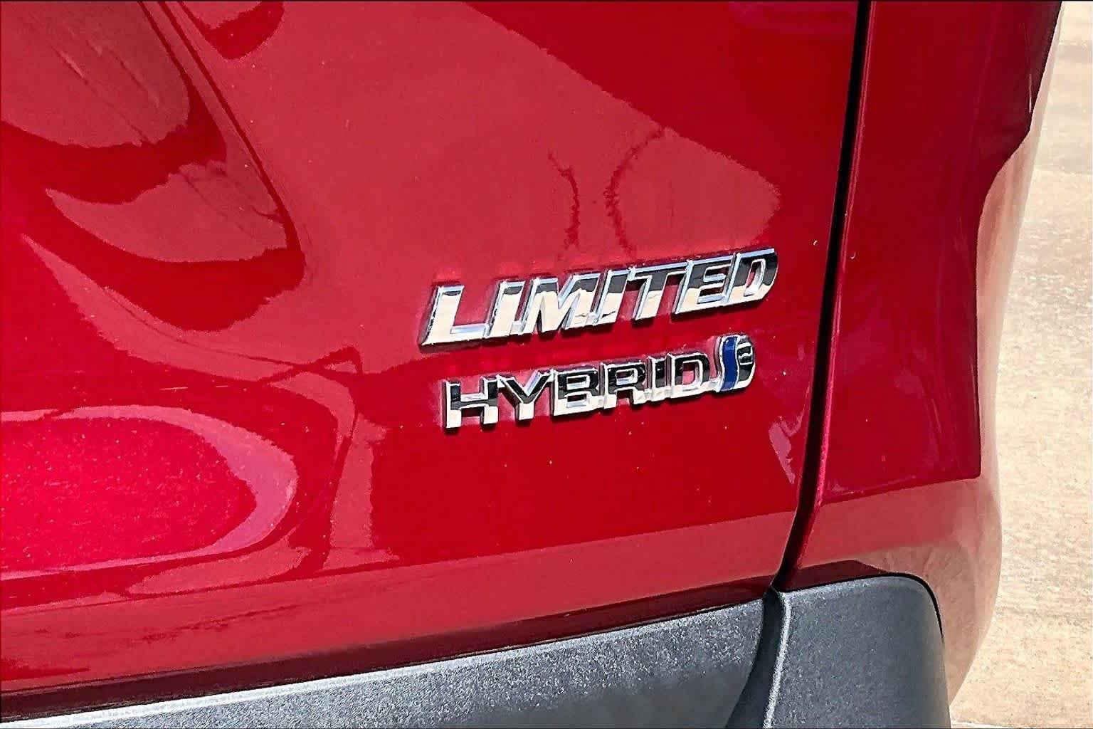 Used 2024 Toyota RAV4 Limited w/ Advanced Technology Package AWD/4WD image 10