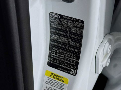 Used 2023 Land Rover Range Rover Evoque R-Dynamic SE image 31