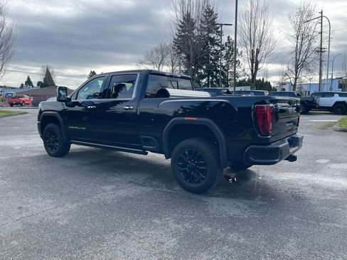 Used 2023 GMC Sierra 3500 Denali w/ Denali Black Diamond Edition image 3