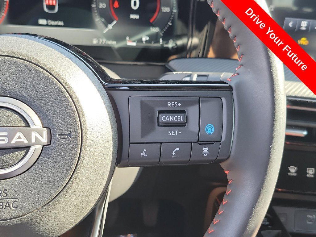 Used 2025 Nissan Kicks SR AWD/4WD image 8