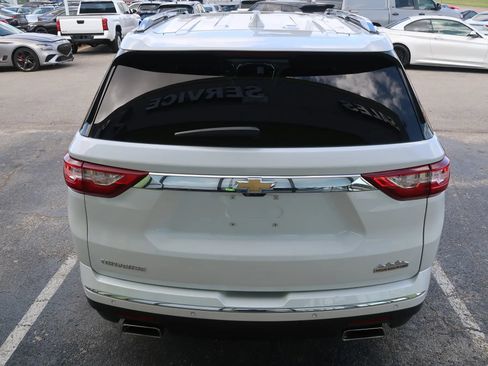 Used 2021 Chevrolet Traverse High Country FWD image 5