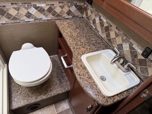 Used 2016 Ford E-450 and Econoline 450 Super Duty w/ Motorhome Prep Package image 62