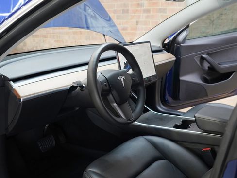 Used 2020 Tesla Model 3 Standard Range Plus RWD image 31