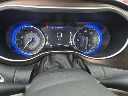 Used 2017 Chrysler Pacifica Touring-L Plus image 13