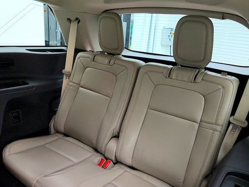 Used 2021 Lincoln Aviator Reserve w/ Elements Package Plus AWD/4WD image 22