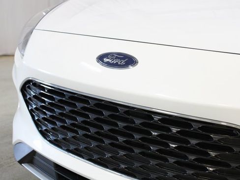 Used 2022 Ford Escape SEL image 32