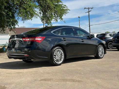 Used 2016 Toyota Avalon Limited image 3