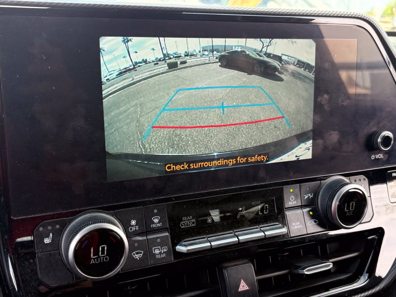 Used 2023 Toyota Highlander XSE FWD image 23