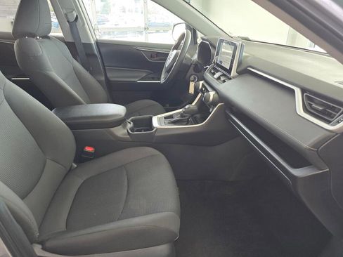 Used 2025 Toyota RAV4 LE image 89