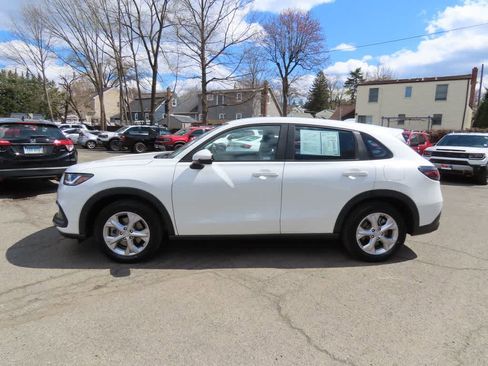 Certified 2023 Honda HR-V LX image 3