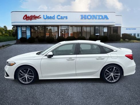 Used 2024 Honda Civic Touring image 3