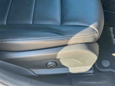Used 2021 Mercedes-Benz C 300 Sedan image 23