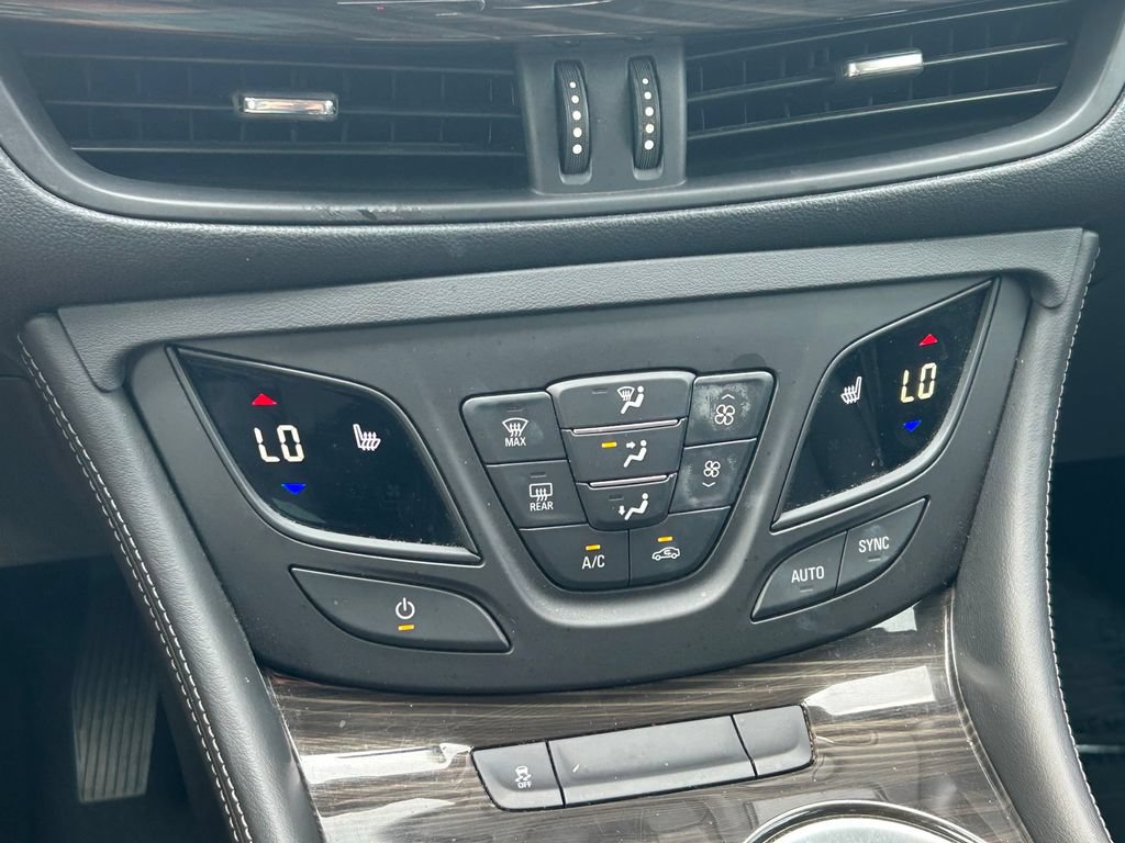 Used 2019 Buick Envision Essence FWD image 28