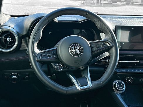 Used 2024 Alfa Romeo Tonale Veloce image 18