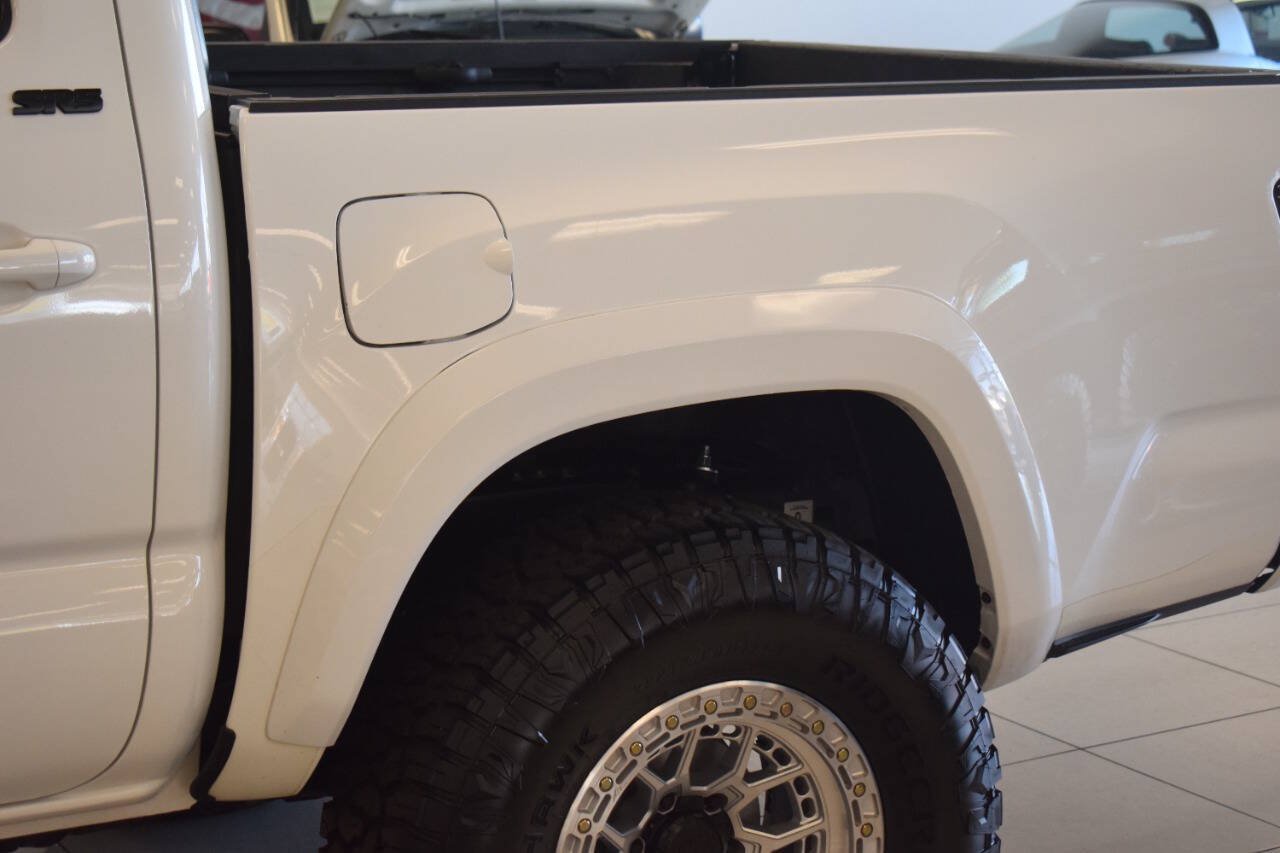 Used 2017 Toyota Tacoma SR5 RWD image 16