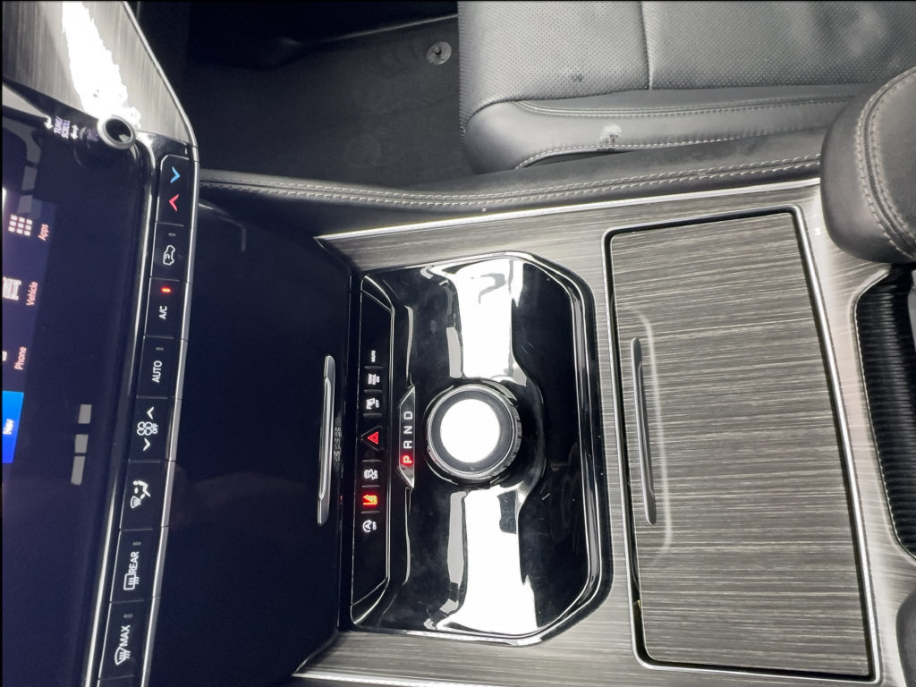 Used 2024 Jeep Wagoneer L Series II RWD image 51