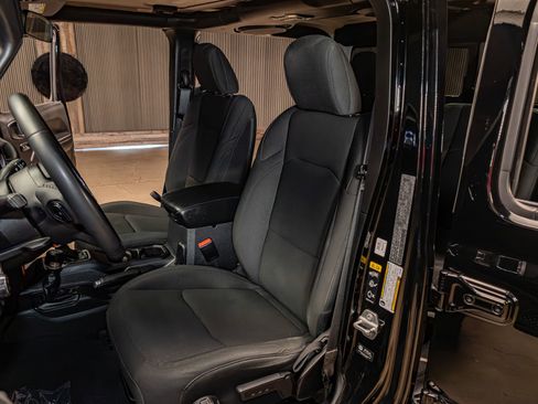 Used 2023 Jeep Gladiator Sport AWD/4WD image 20