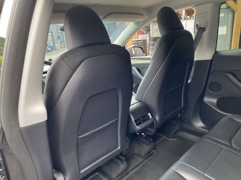 Used 2023 Tesla Model Y Performance AWD/4WD image 14
