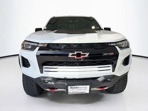 Used 2025 Chevrolet Colorado ZR2 w/ Technology Package AWD/4WD image 2