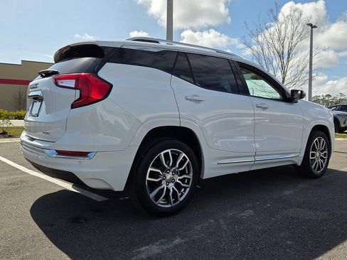 Used 2024 GMC Terrain Denali AWD/4WD image 12