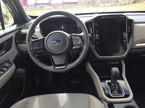 Used 2025 Subaru Forester Premium AWD/4WD image 14