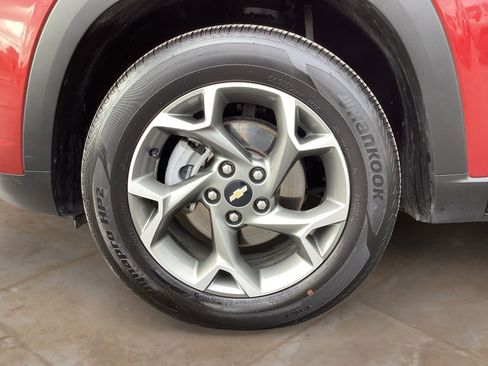 Used 2025 Chevrolet Trax LT image 30