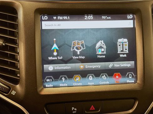 Used 2019 Jeep Cherokee Trailhawk w/ Comfort/Convenience Group AWD/4WD image 22
