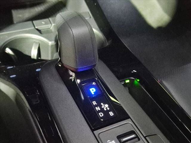 Used 2026 Toyota Prius Plug-In Hybrid FWD image 15