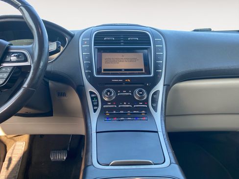 Used 2019 Lincoln Nautilus Reserve AWD/4WD image 14