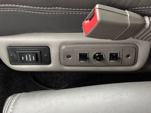 Used 2022 GMC Savana 2500 Extended w/ Enhanced Convenience Package image 36