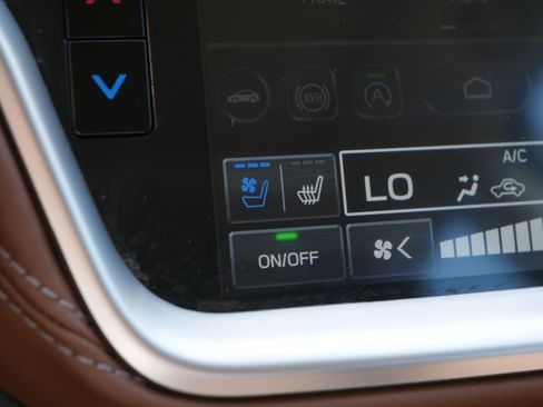 Certified 2025 Subaru Legacy Touring XT AWD/4WD image 28