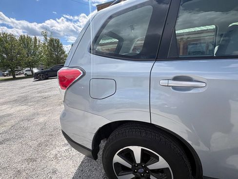 Used 2017 Subaru Forester 2.5i w/ Alloy Wheel Package AWD/4WD image 2