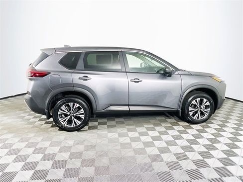 Used 2023 Nissan Rogue SV image 9