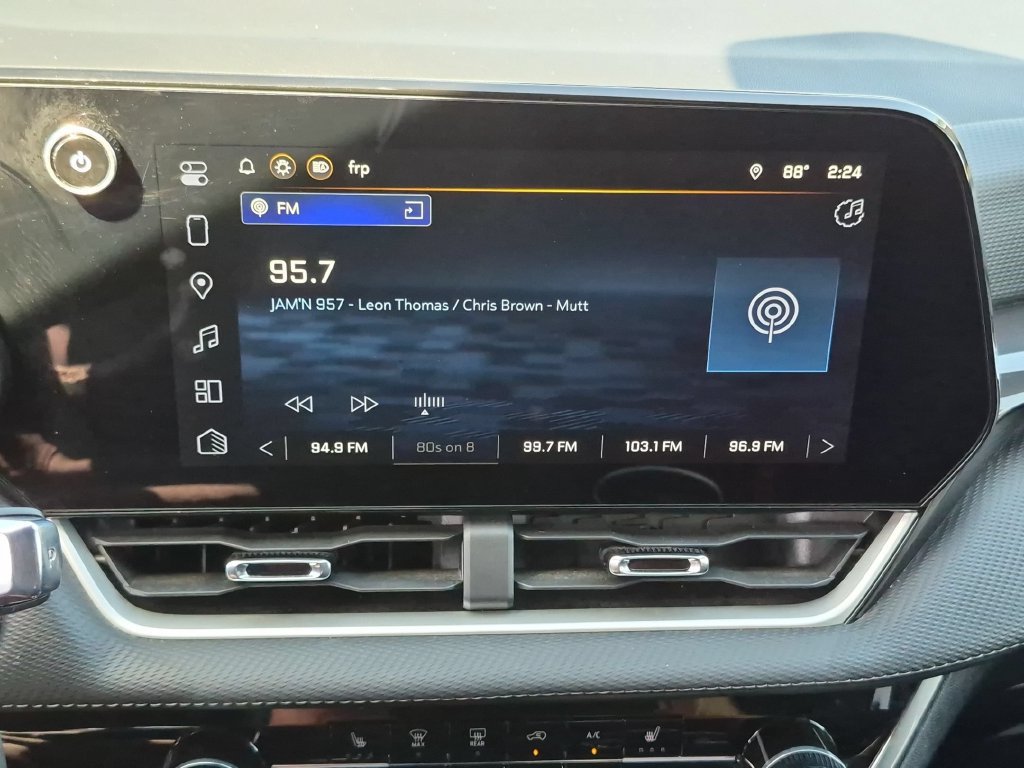Used 2025 Chevrolet Equinox LT AWD/4WD image 19