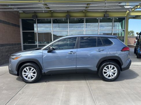 Used 2023 Toyota Corolla Cross L image 6