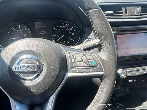 Used 2019 Nissan Rogue SV w/ Premium Package AWD/4WD image 35