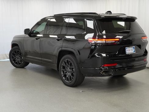 Used 2024 Jeep Grand Cherokee L Summit AWD/4WD image 5