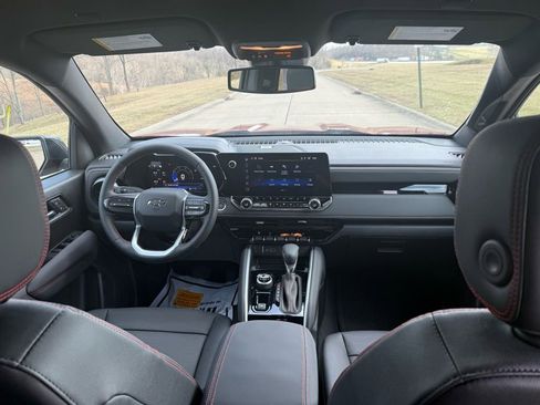 Used 2026 Chevrolet Colorado Z71 w/ Technology Package image 17