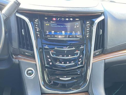 Used 2016 Cadillac Escalade Premium image 15