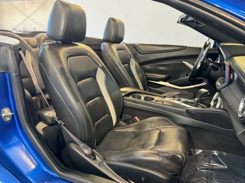 Used 2017 Chevrolet Camaro LT RWD image 30