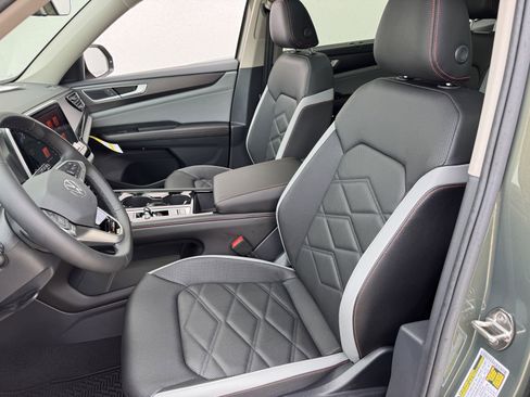 New 2026 Volkswagen Atlas Peak Edition AWD/4WD image 26