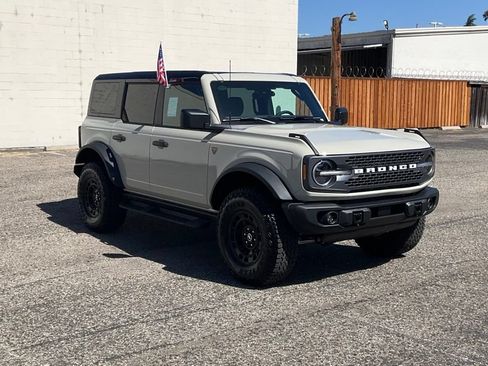 New 2026 Ford Bronco Badlands w/ Sasquatch Package AWD/4WD image 8
