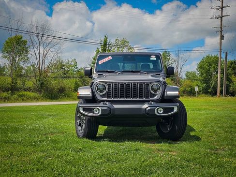 New 2026 Jeep Gladiator Sport AWD/4WD image 9