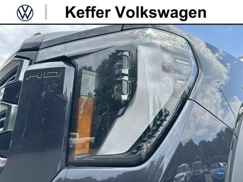 Used 2024 GMC Sierra 2500 AT4 w/ AT4 Preferred Package AWD/4WD image 9