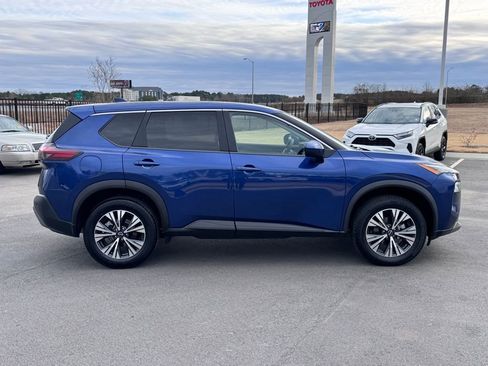 Used 2023 Nissan Rogue SV image 24
