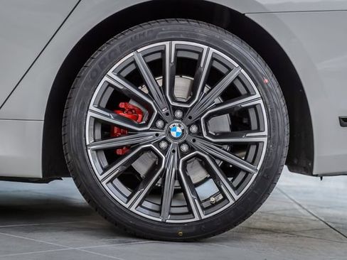 Used 2020 BMW 740i xDrive w/ M Sport Package image 14