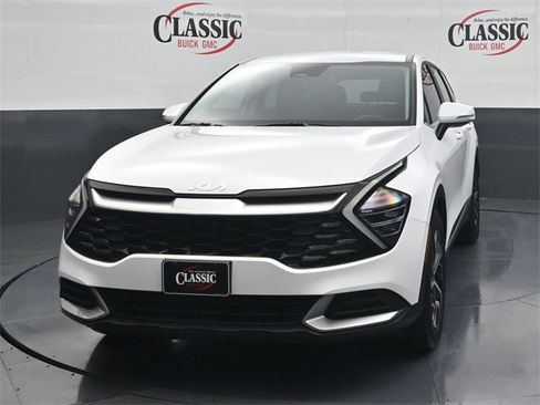 Used 2024 Kia Sportage EX image 4